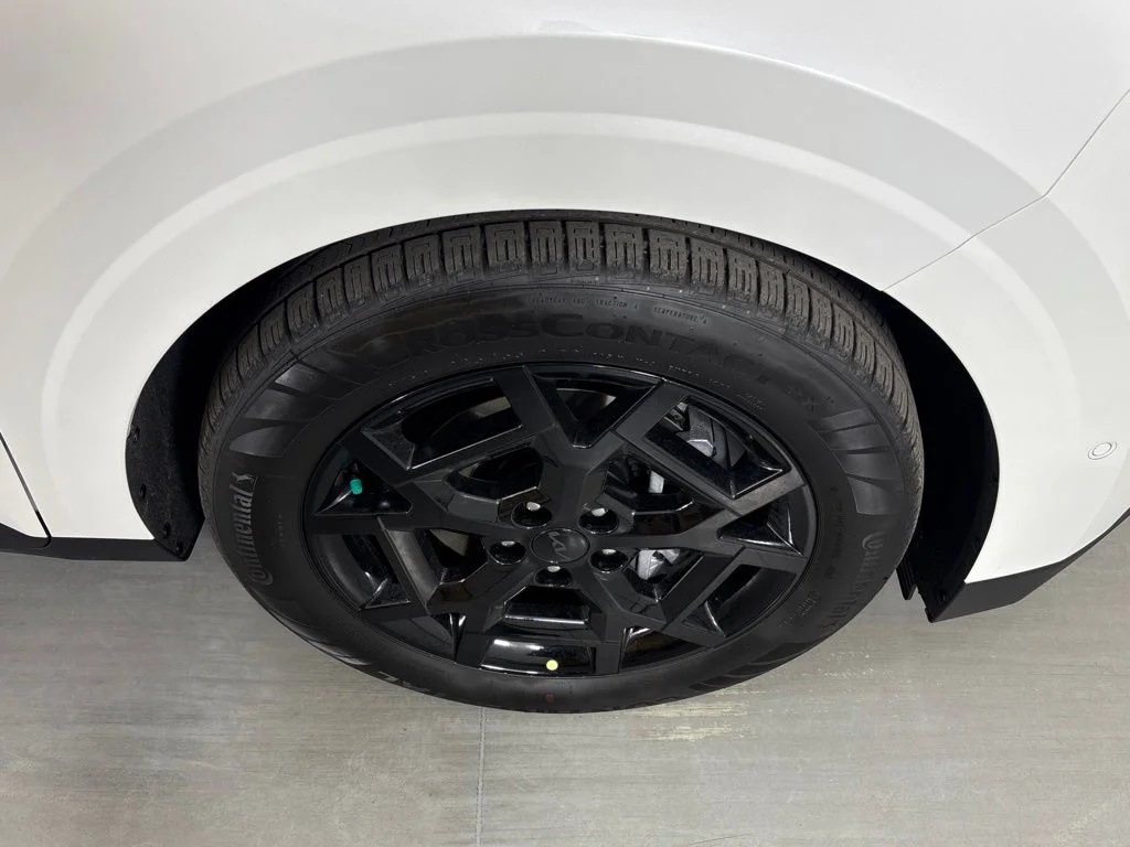 New 2026 Snow White Pearl Kia SX Prestige image 11