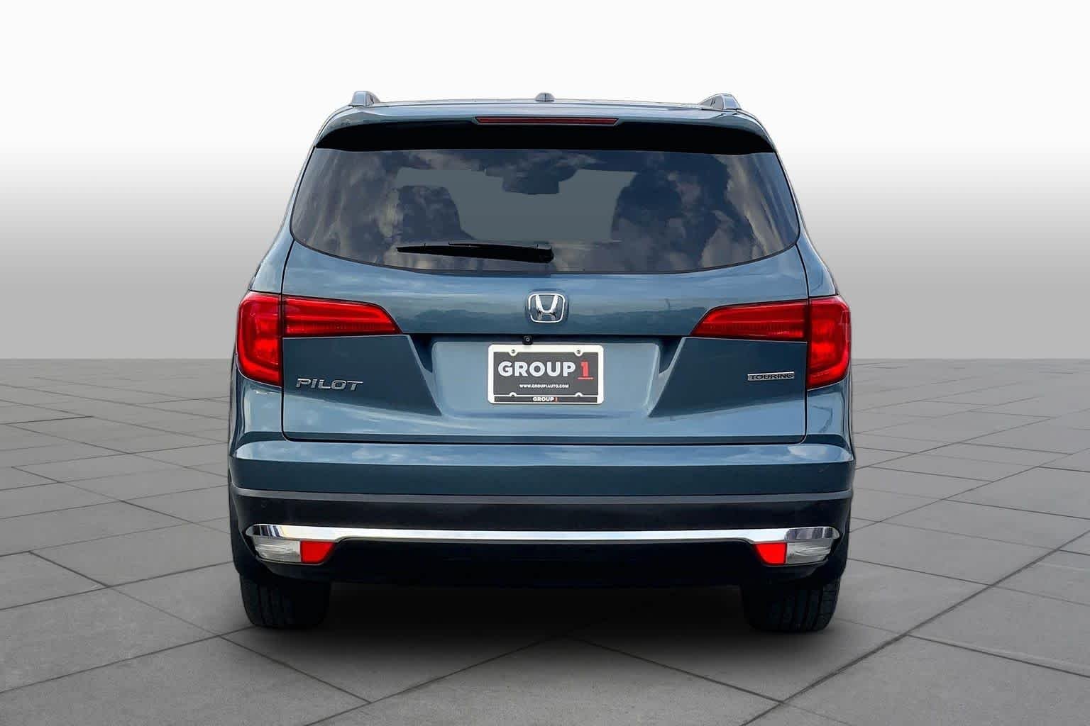 Used 2017 Steel Sapphire Metallic Honda Touring image 5