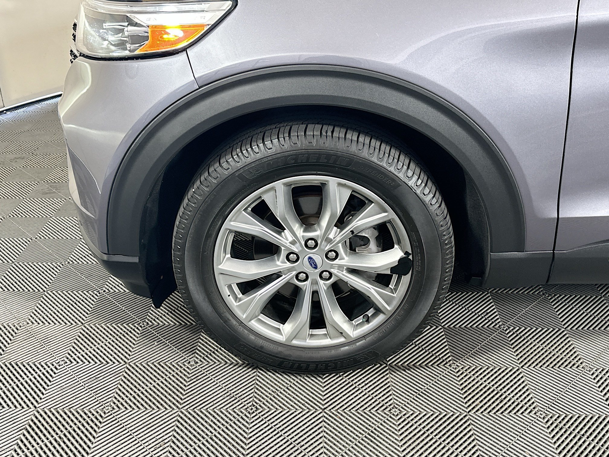 Used 2022 Gray Metallic Ford Limited image 11