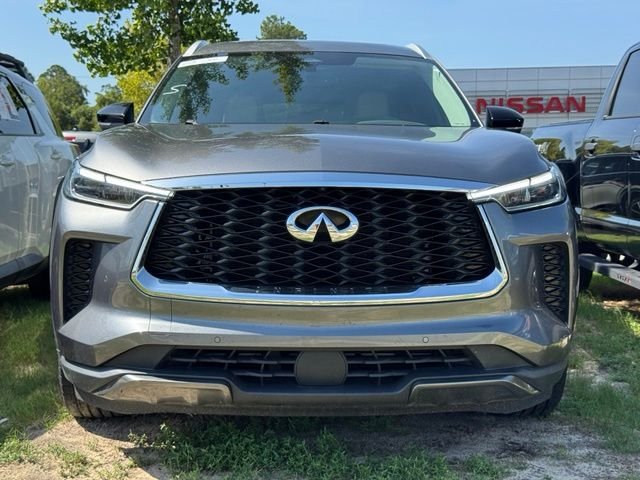 Used 2022 Gray INFINITI LUXE image 2