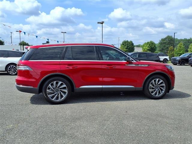 New 2026 Red Carpet Metallic Tinted Clearcoat Lincoln Premiere® image 9
