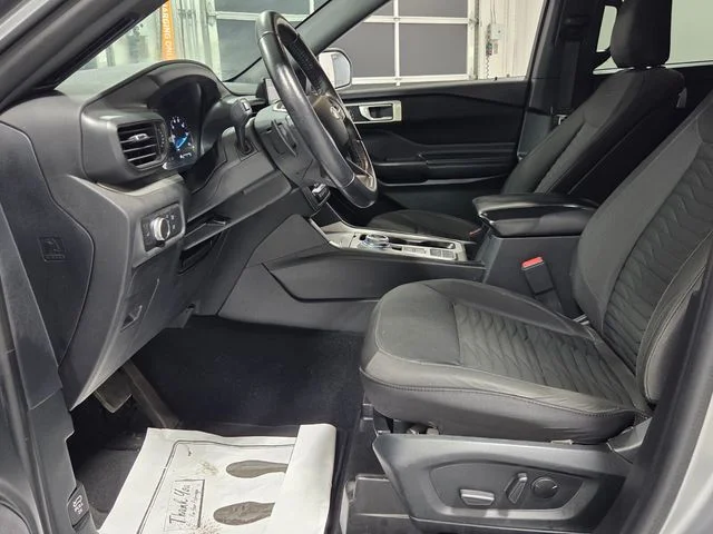 Used 2020 Silver Ford XLT image 5