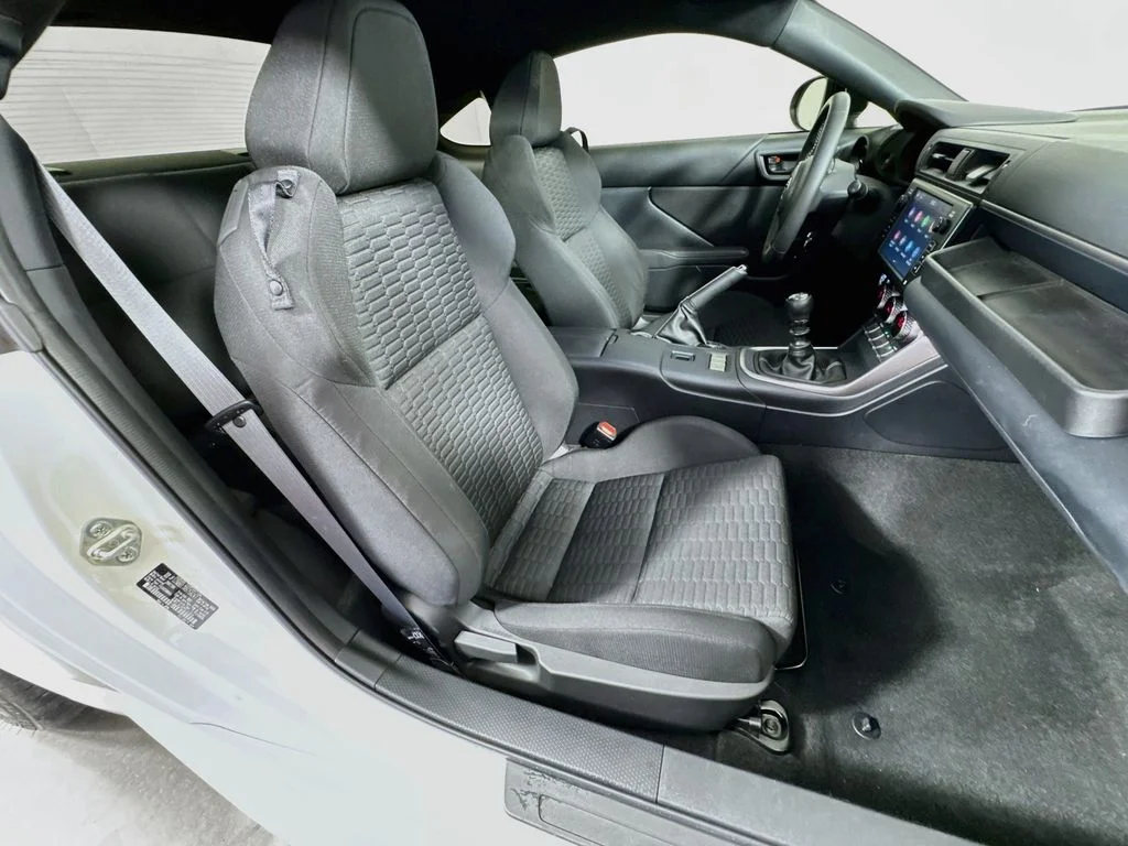 Used 2024  Toyota Base image 32