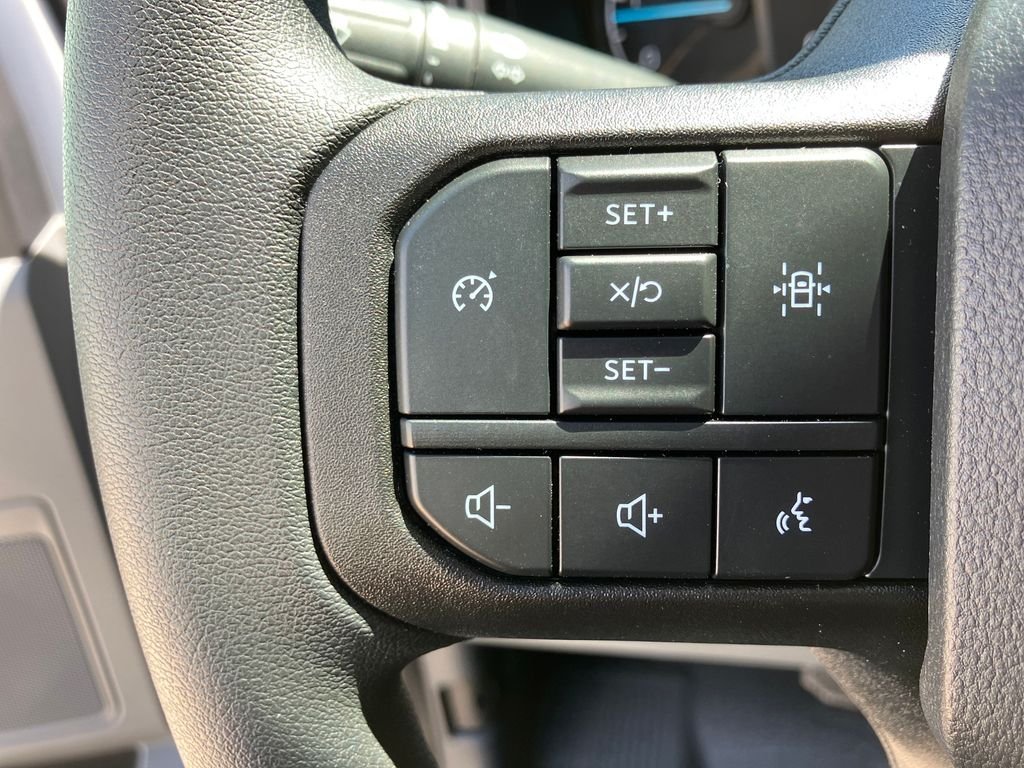 2025 Ford F-350 Super Duty Chassis Cab XL - Photo 17