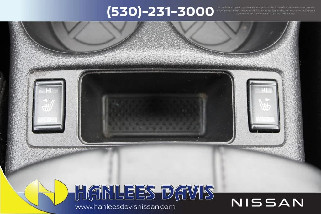 Used 2018 Silver Nissan SL image 19