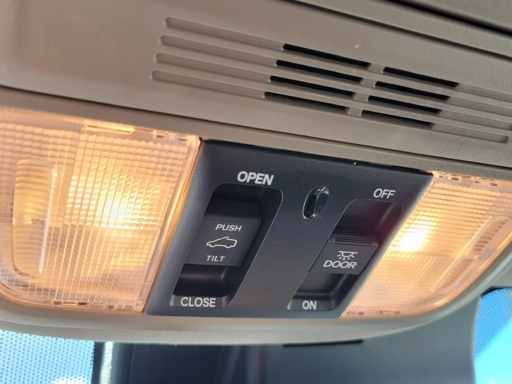 Used 2020 White Honda EX-L image 36