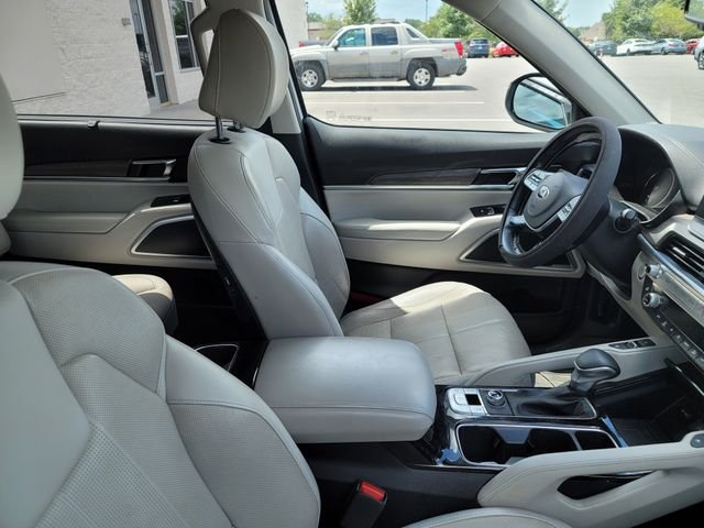 Used 2021 White Kia EX image 6