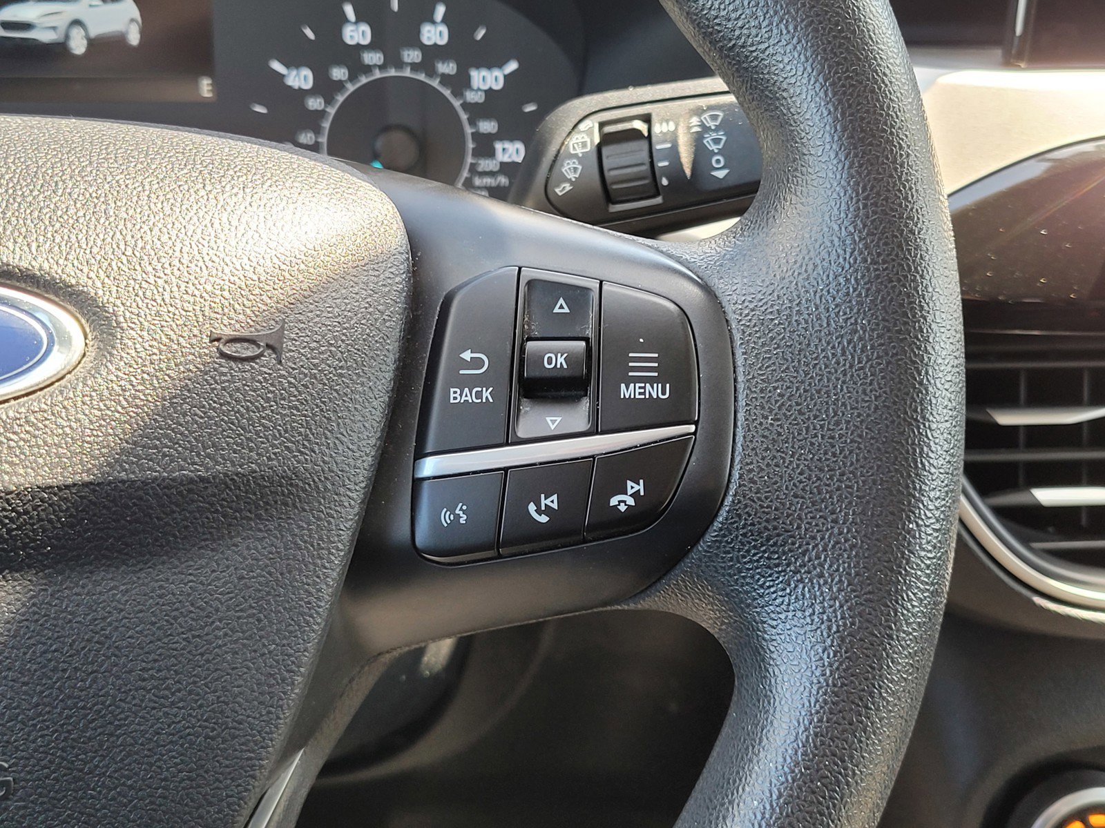 Used 2022 Silver Ford SE image 26