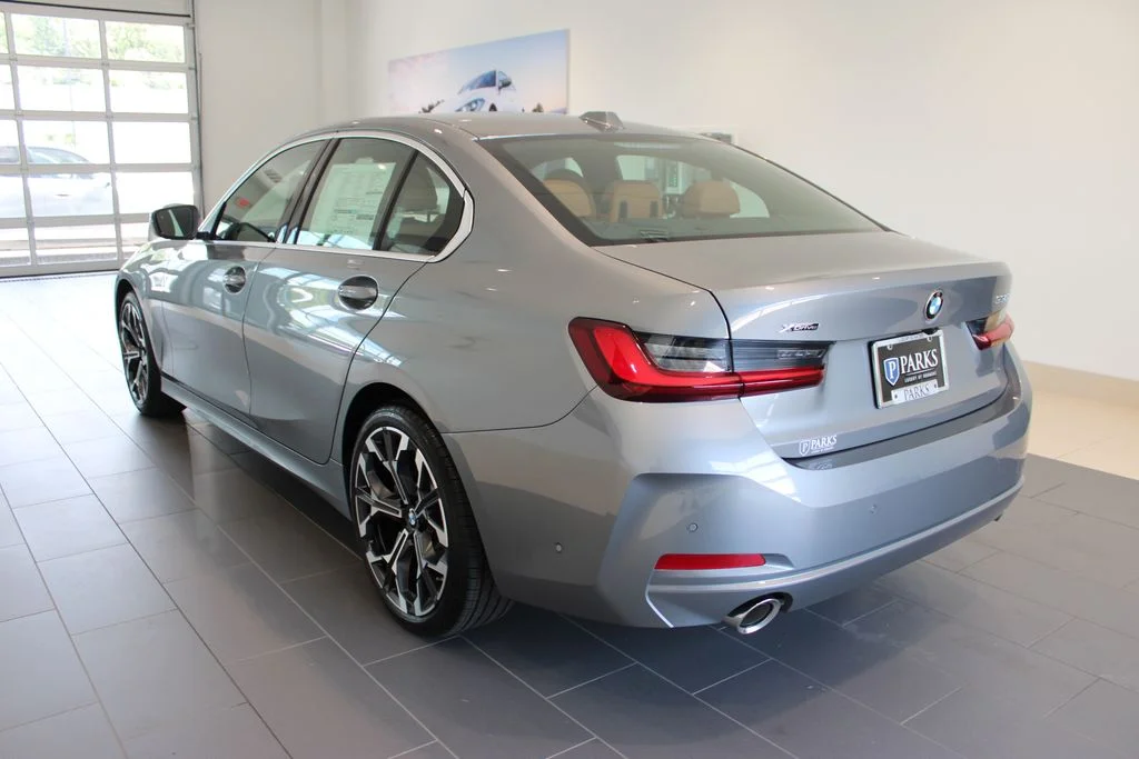 New 2026 Skyscraper Grey Metallic BMW 330i xDrive image 31