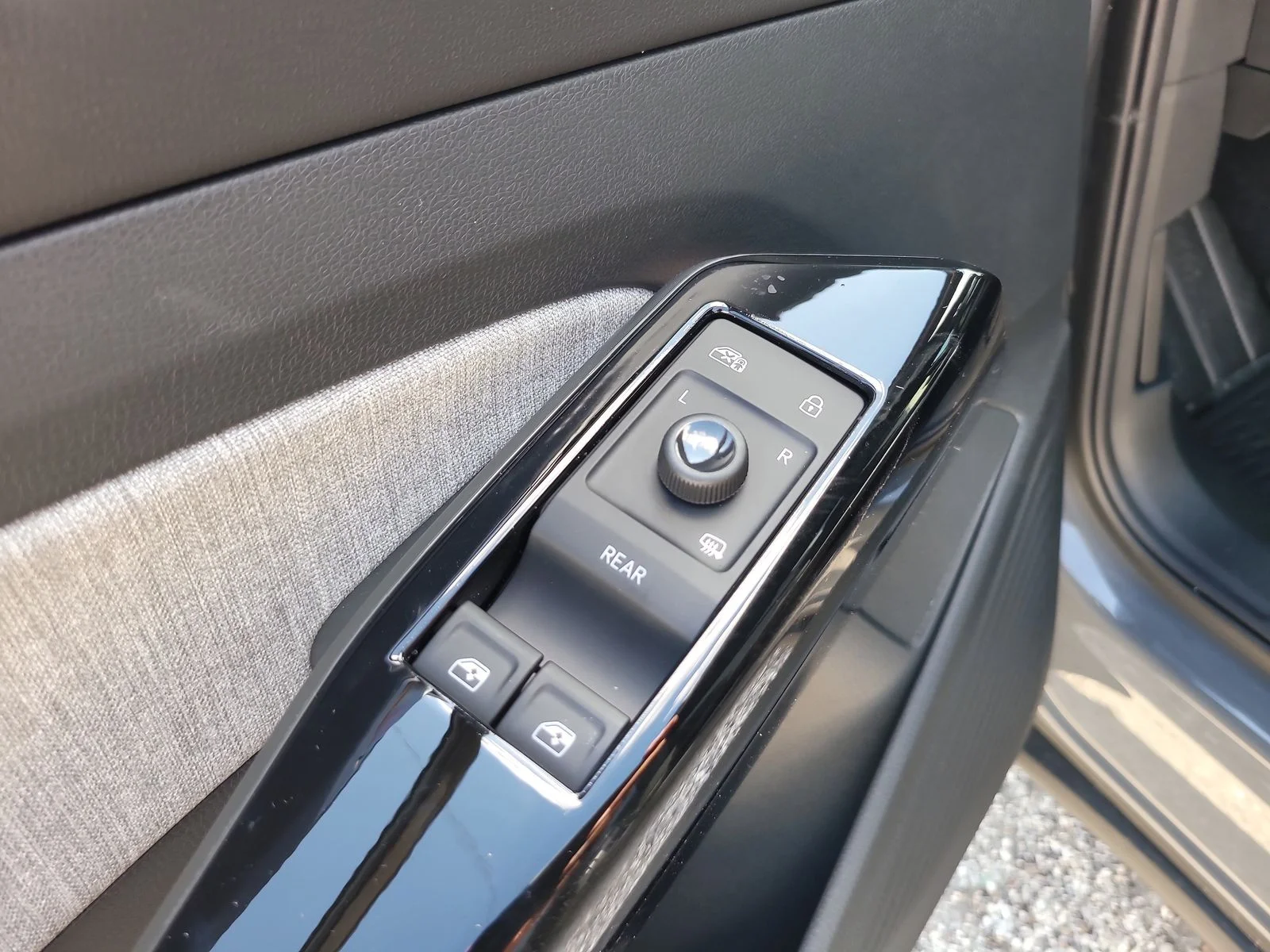 2025 Volkswagen ID.4 PRO - Photo 17