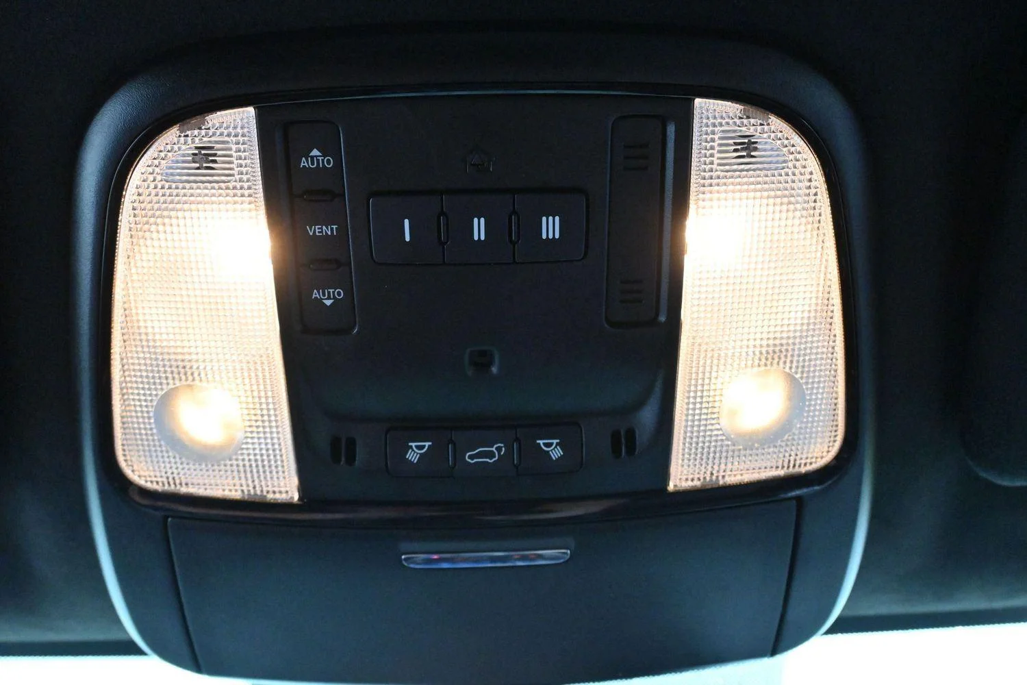 Used 2022 White Knuckle Clearcoat Dodge R/T Plus image 28