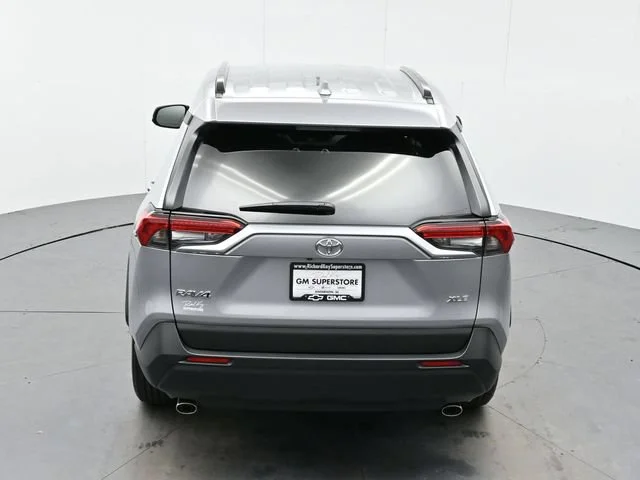 Used 2024 Silver Sky Metall Toyota XLE image 36