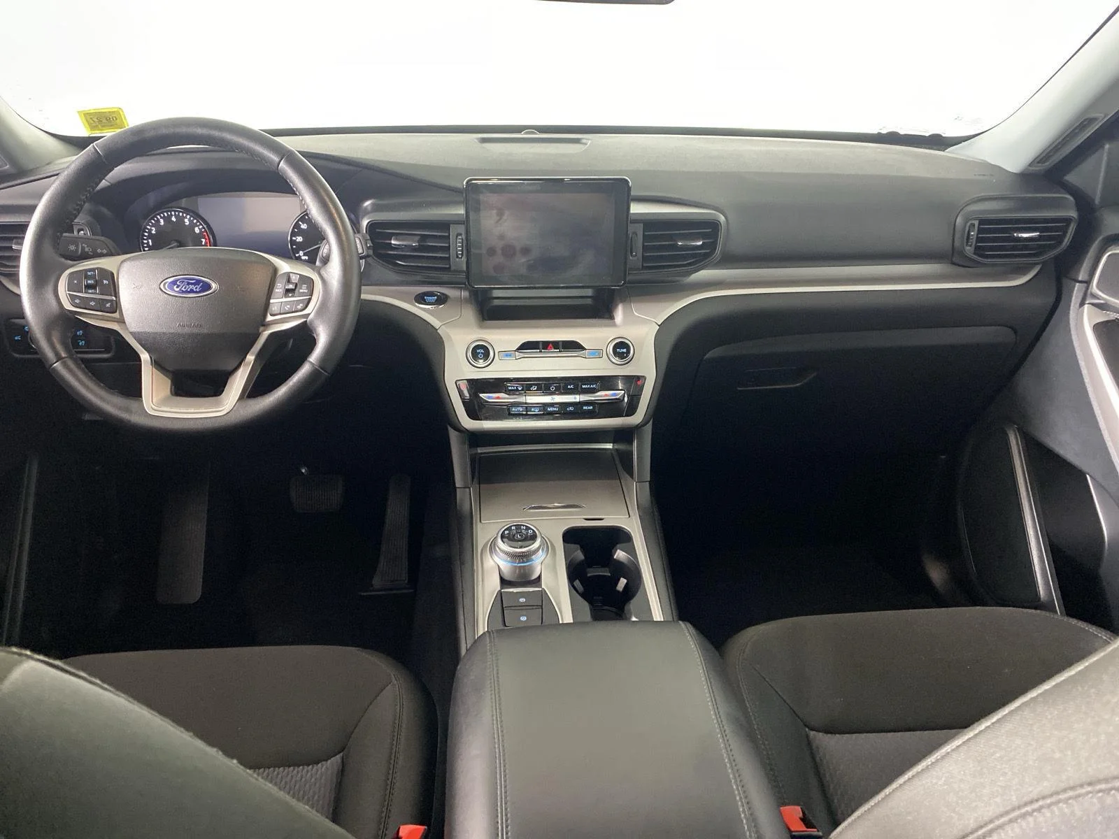 Used 2024 Iconic Silver Ford XLT image 34