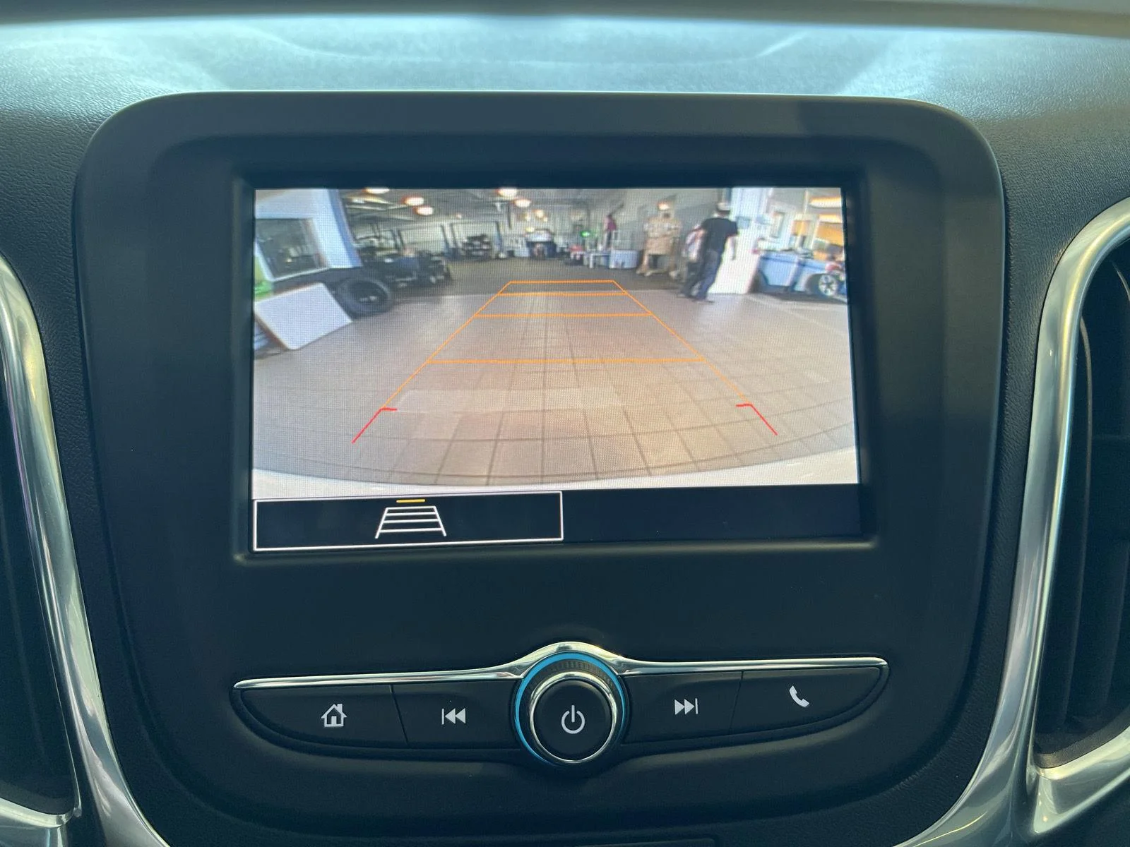 Used 2024 Summit White Chevrolet LT image 24