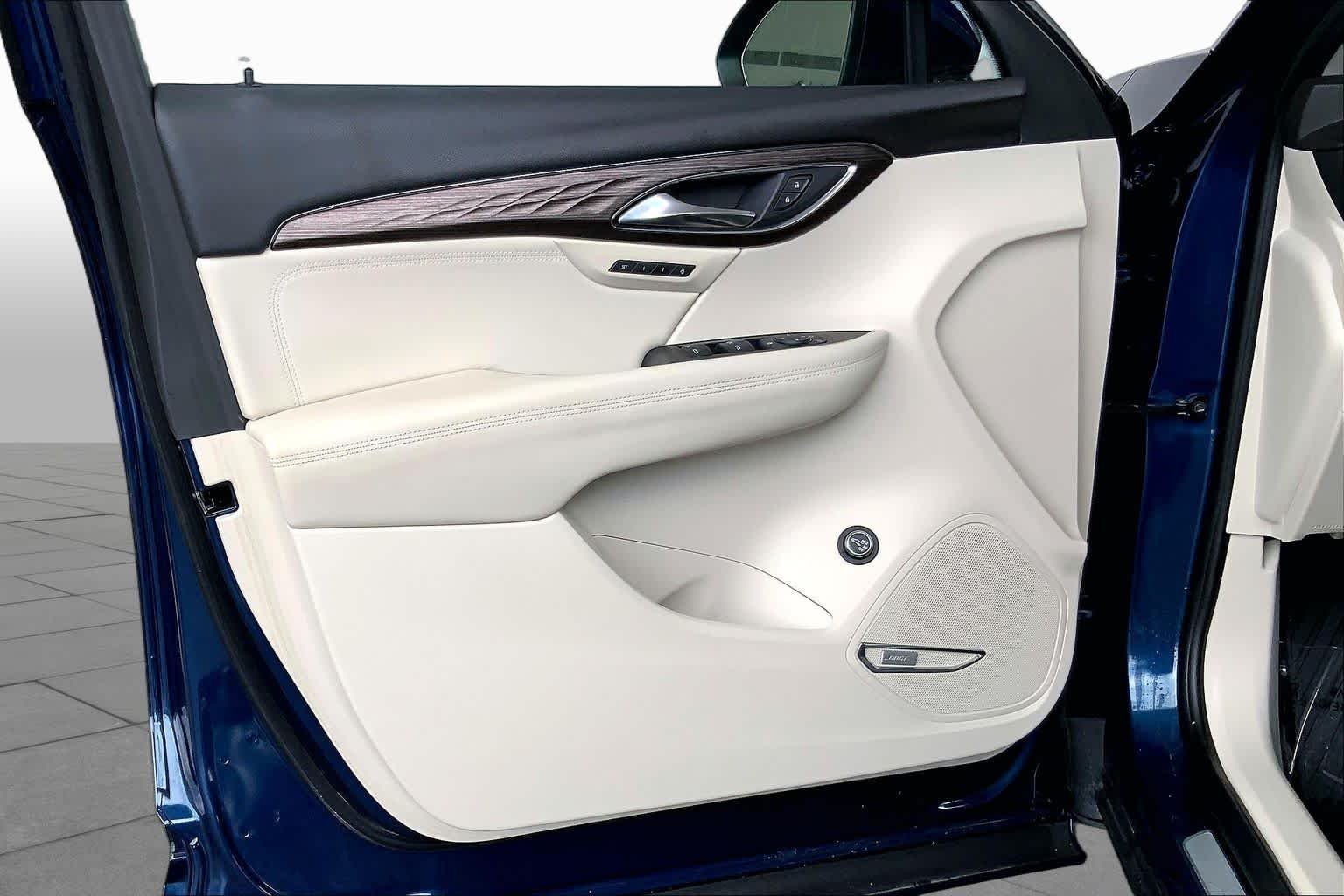 Used 2023 Sapphire Metallic Buick Avenir image 21