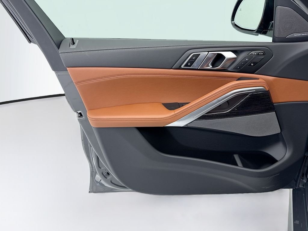 New 2027 Gray Metallic BMW xDrive40i image 23