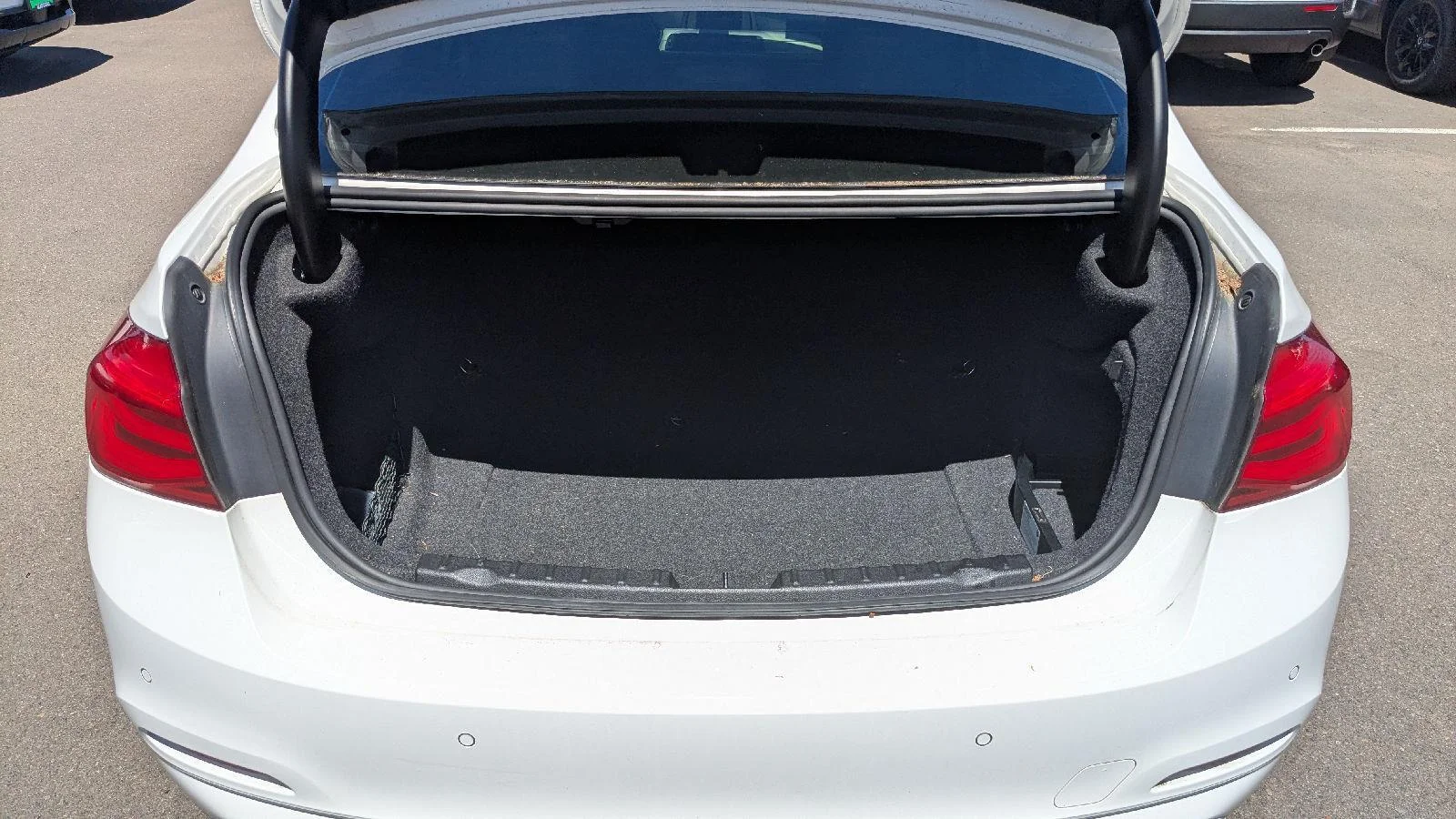 2018 BMW 3 Series 320i - Photo 10
