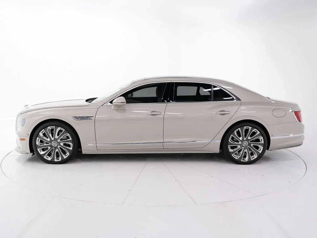 Used 2025 White Sand - by Mulliner Bentley Mulliner image 2