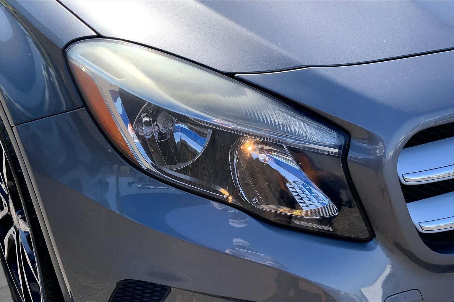 Used 2016 Mountain Gray Metallic Mercedes-Benz GLA 250 image 28