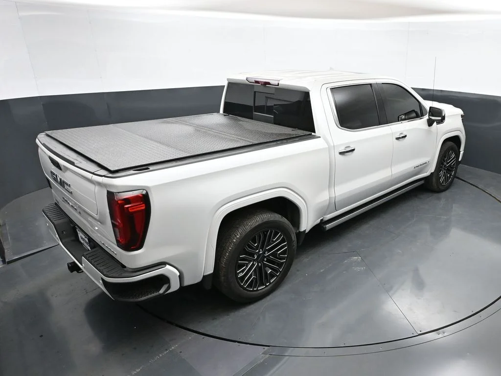 Used 2022 White GMC Denali Ultimate image 40