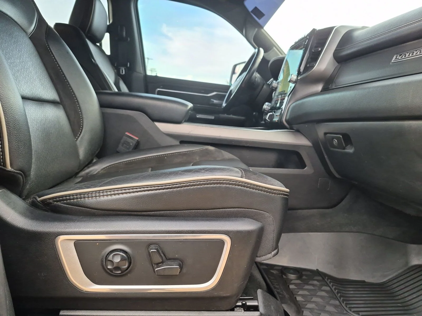 Used 2021 Bright White Clearcoat Ram Laramie image 20