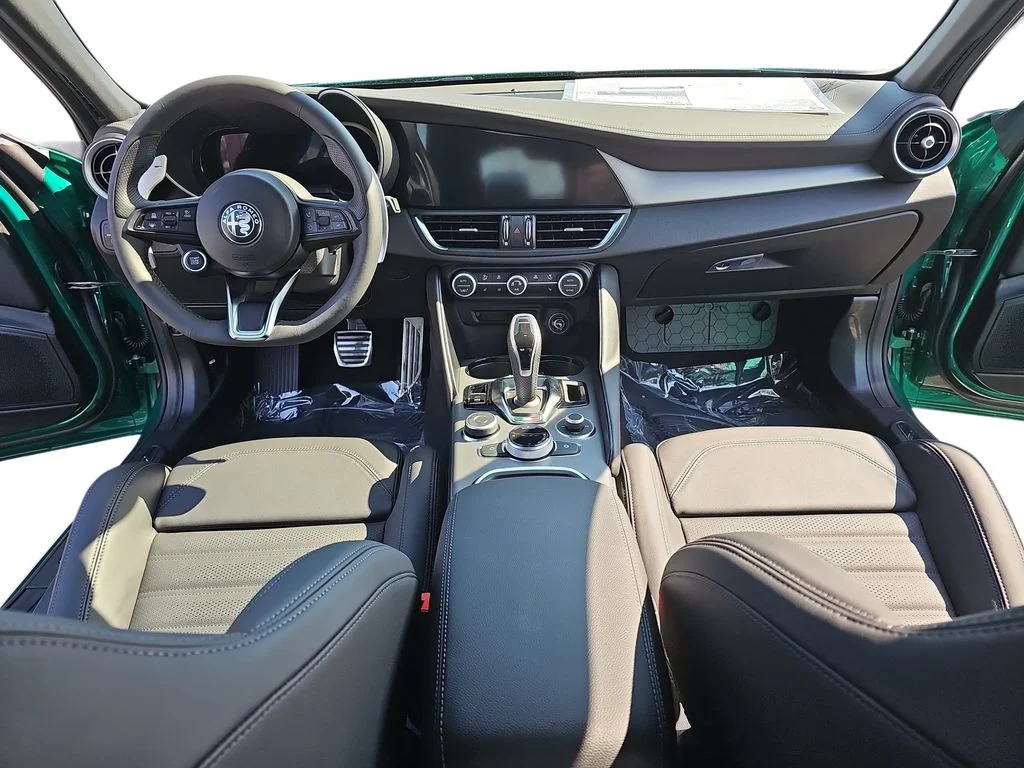 2026 Alfa Romeo Giulia Base - Photo 9