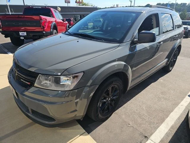 Used 2020 Gray Dodge SE image 3
