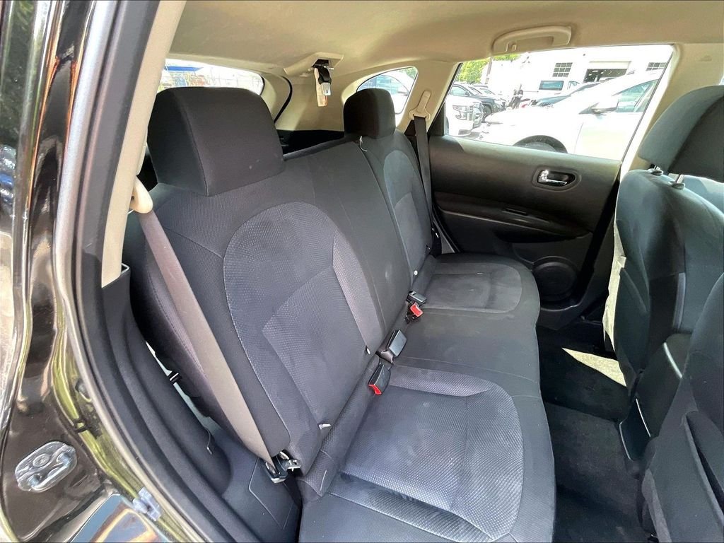 Used 2015 Black Nissan S image 18