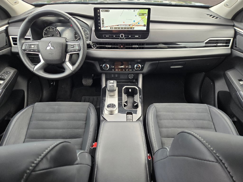 Used 2025 Blue Mitsubishi SE image 16