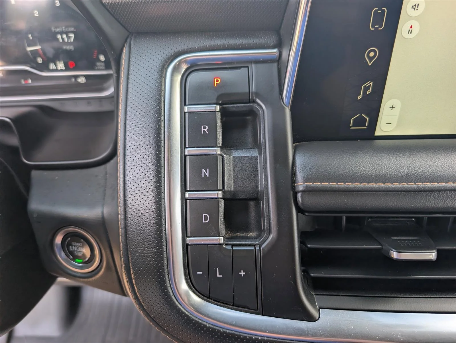 Used 2023 Sterling Metallic GMC AT4 image 19