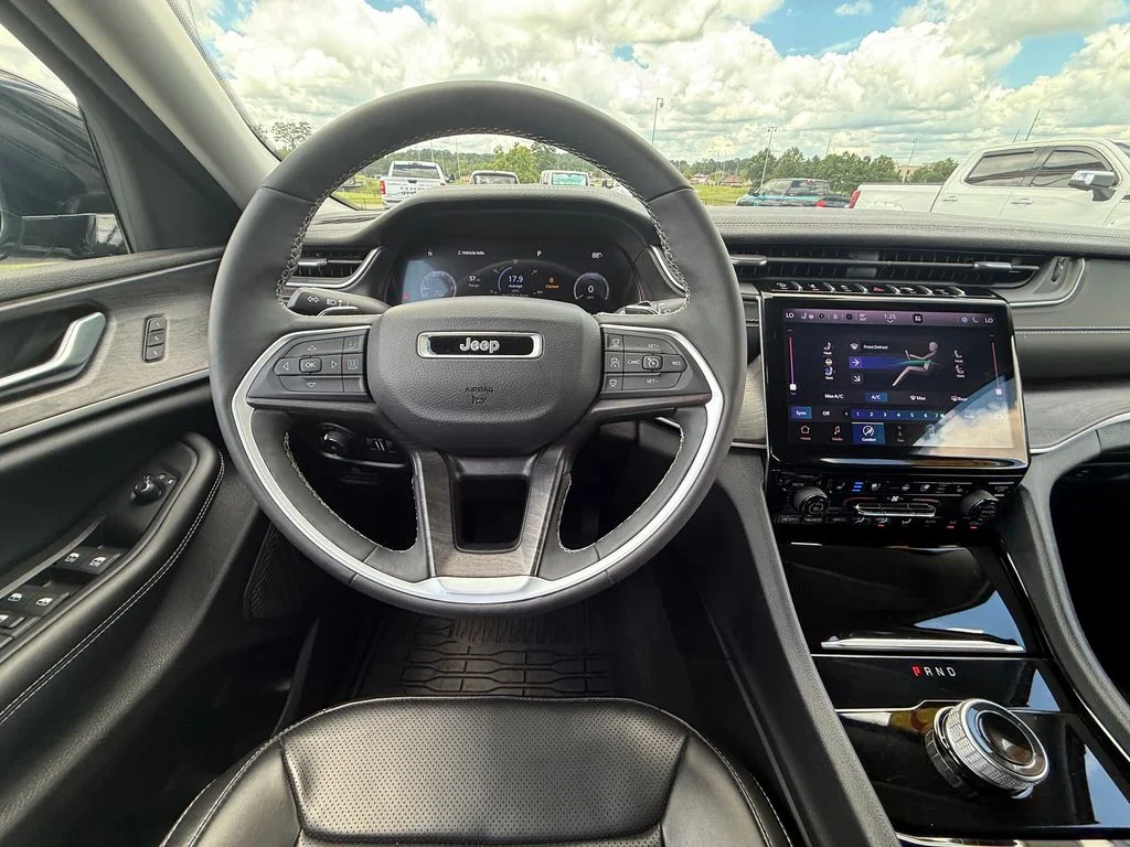 Used 2023 Black Jeep Limited image 9
