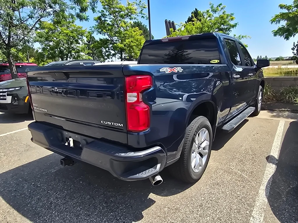 Used 2019 Northsky Blue Metallic Chevrolet Custom image 4