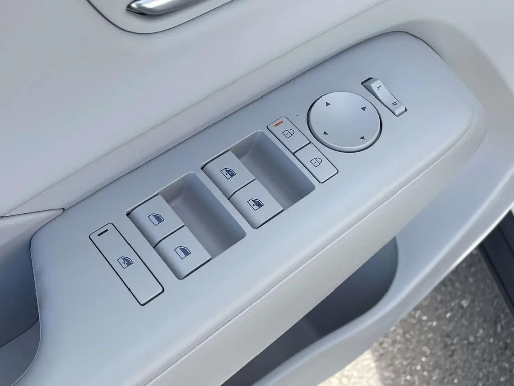 New 2026 White Hyundai SEL Premium image 14