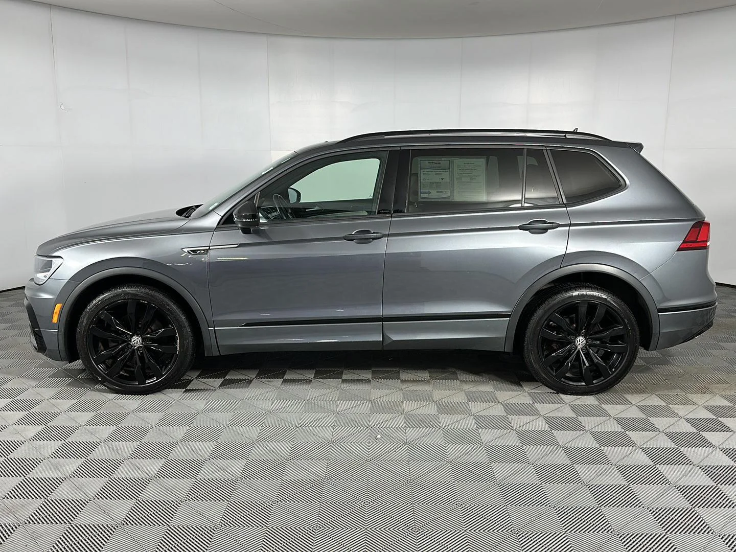 Used 2021 Platinum Gray Metallic Volkswagen SE R-Line Black image 5