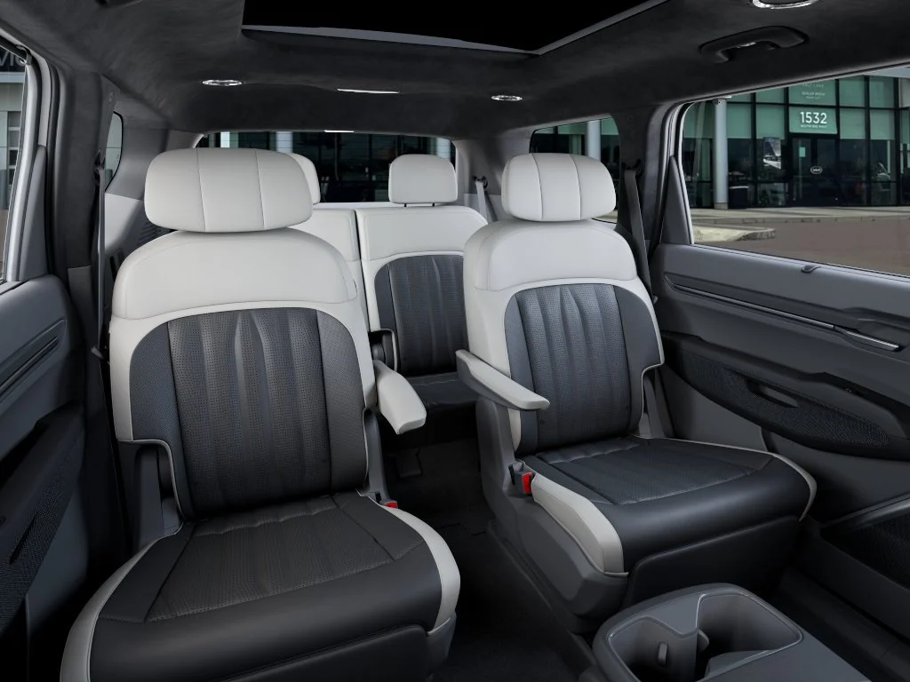 New 2026 Glacial White / Black Roof Kia GT-Line AWD image 16