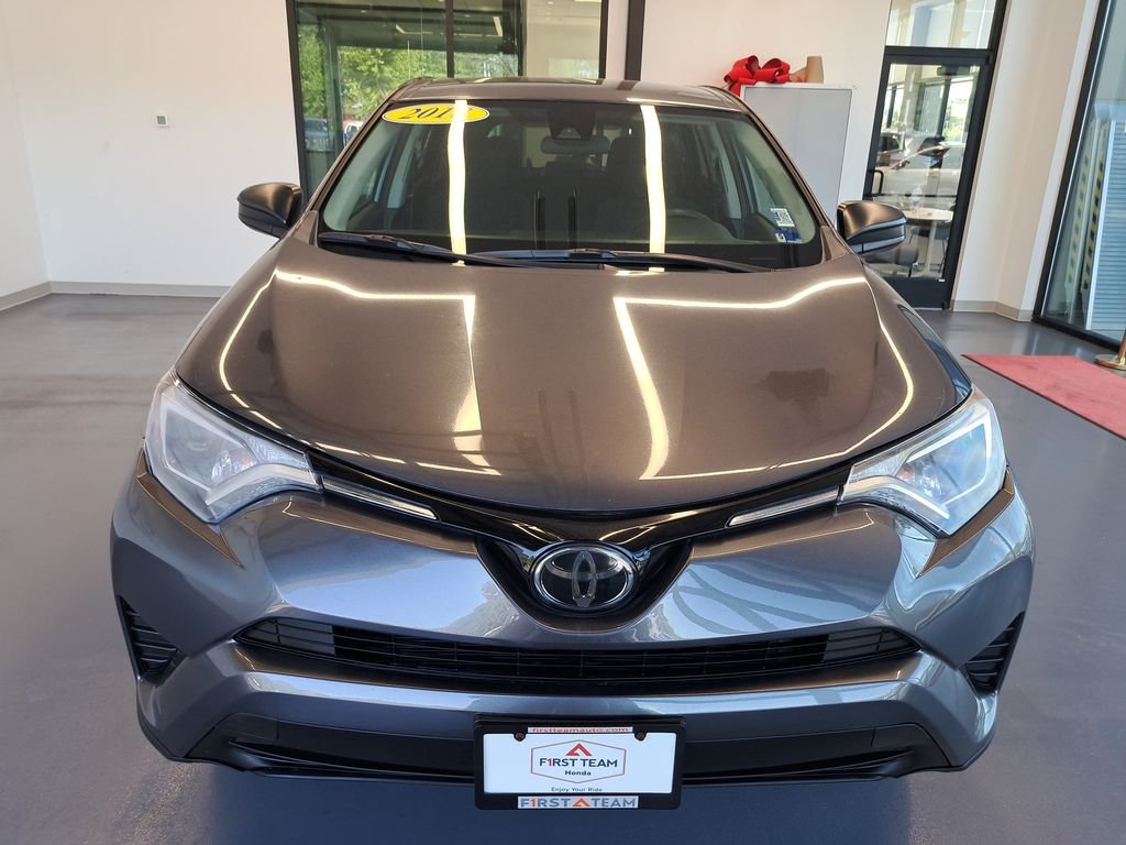 Used 2018 Gray Toyota LE image 9
