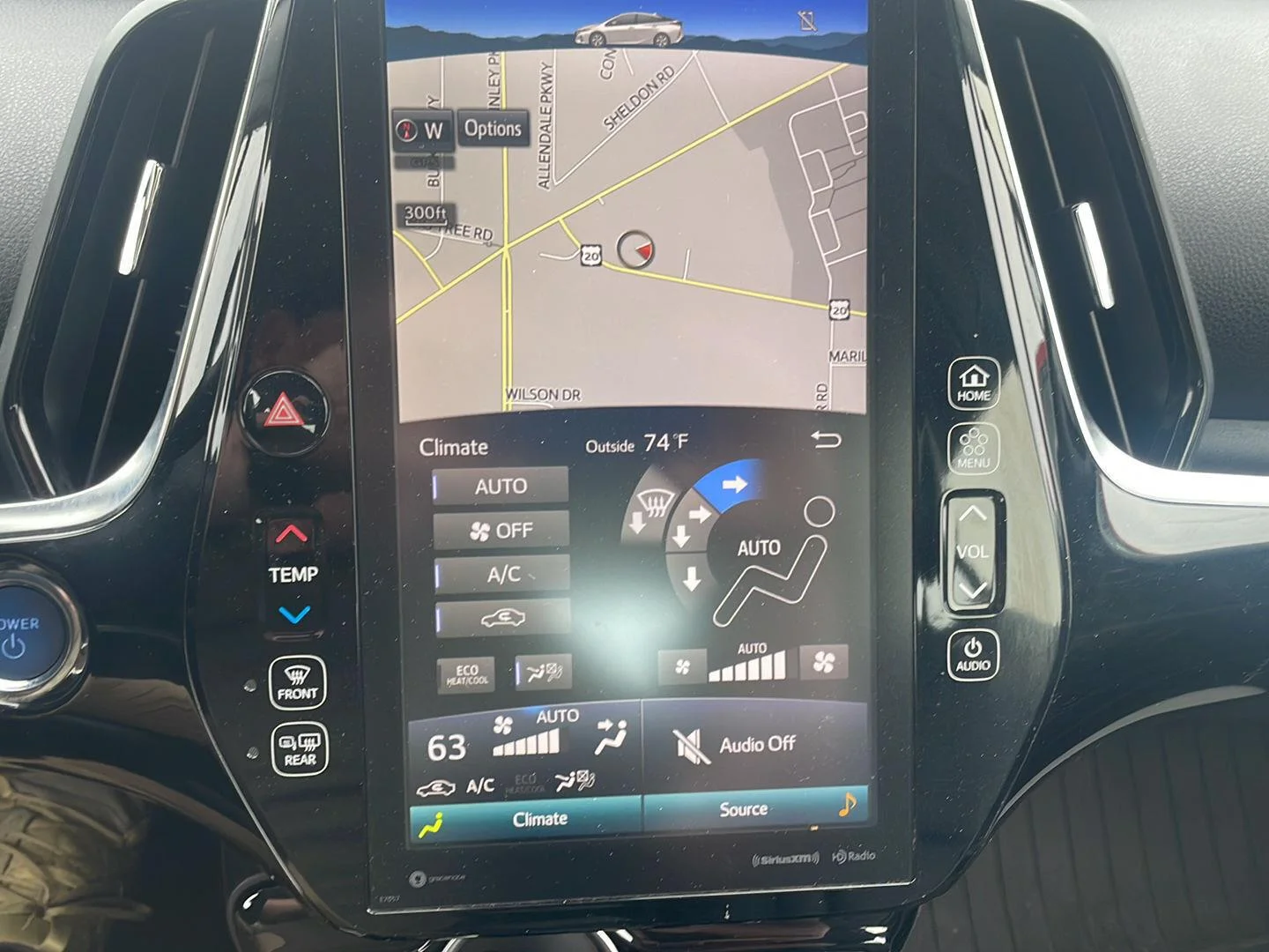 Used 2020 Classic Silver Metallic Toyota XLE image 4