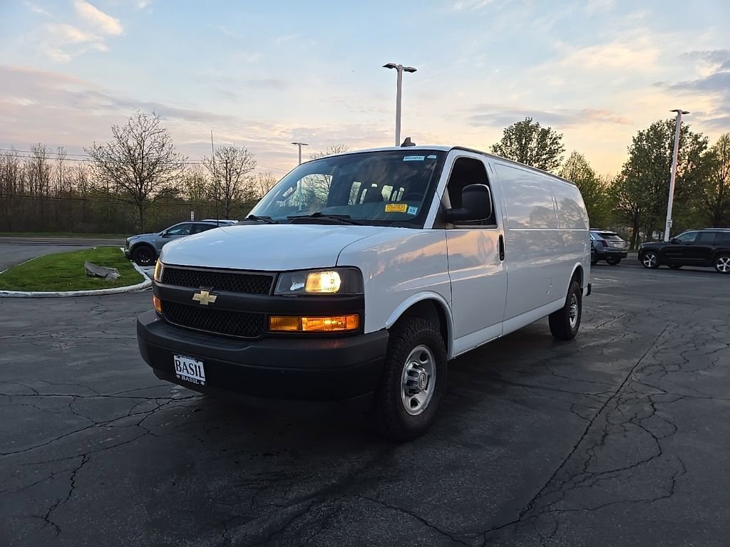 2020 Chevrolet Express 3500 Extended Work Van's photo