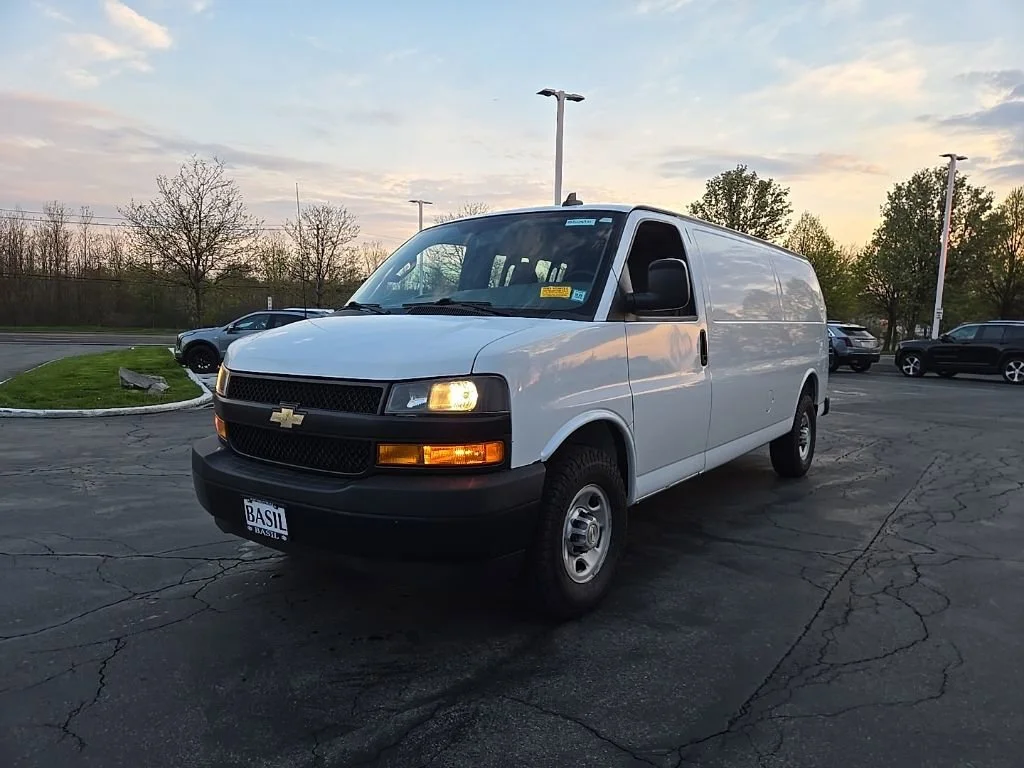 2020 Chevrolet Express 3500 Extended Work Van's photo