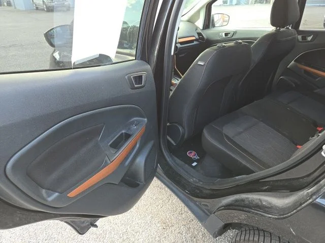 Used 2021 Shadow Black Ford SE image 8