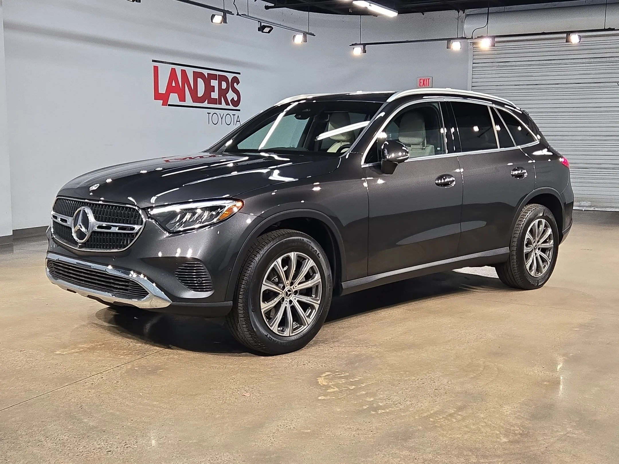 Used 2024 Graphite Grey Metallic Mercedes-Benz GLC 300 image 3