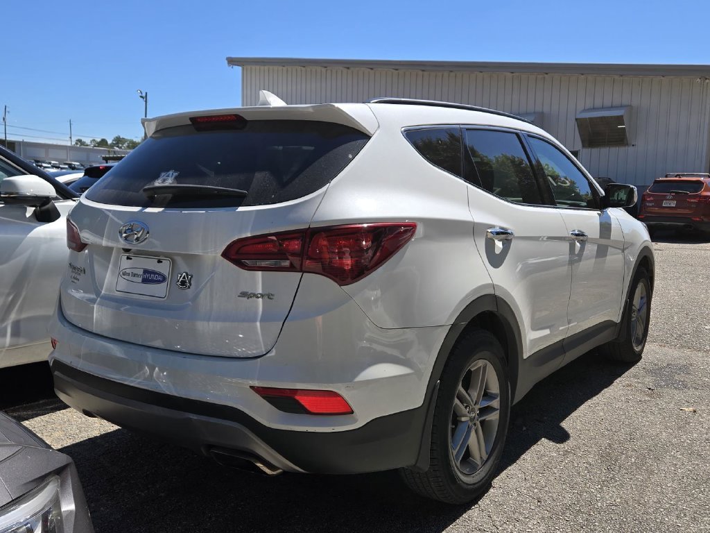 Used 2017 White Hyundai 2.4 Base image 2