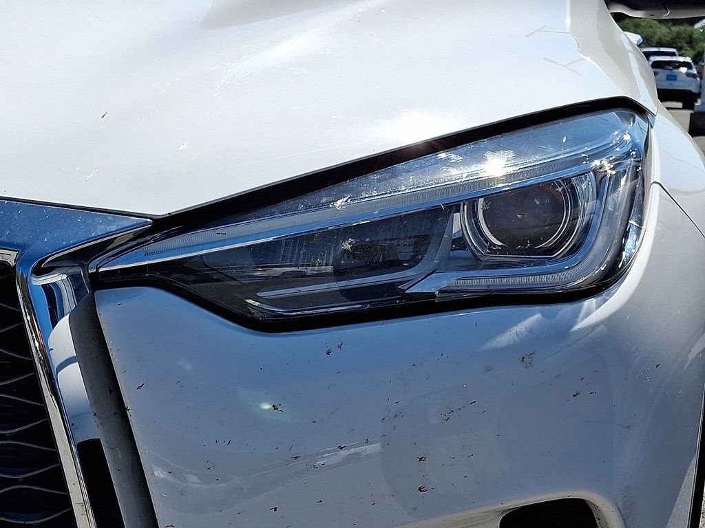 Used 2019 White INFINITI PURE image 8