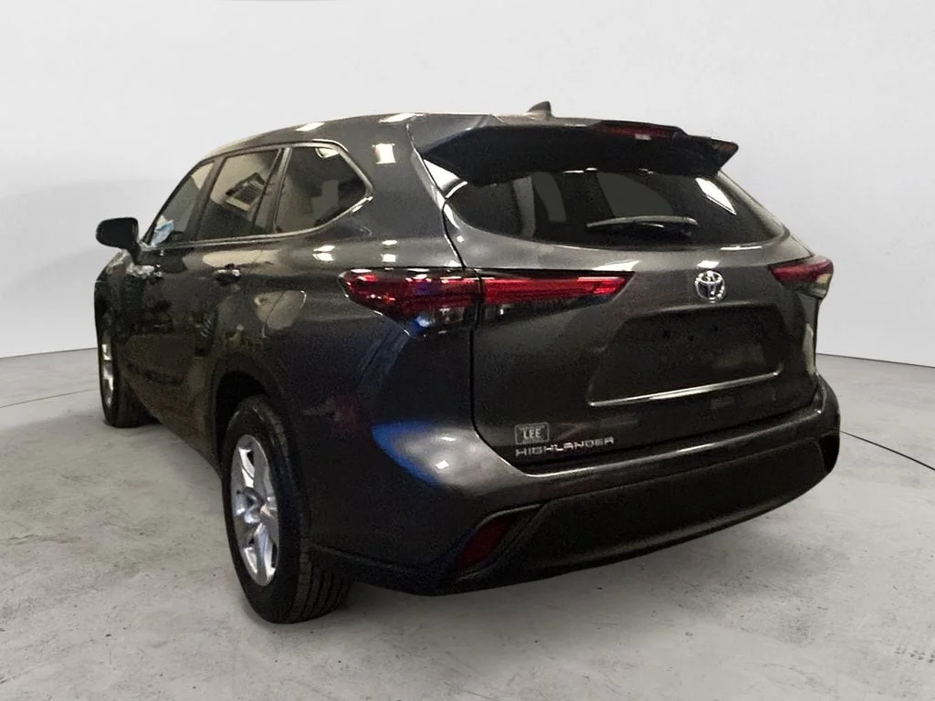 Used 2023 Magnetic Gray Toyota L image 3