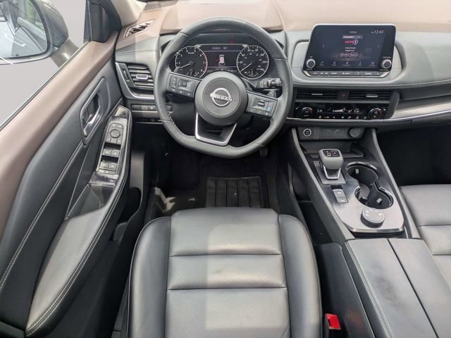 Used 2023 Gray Nissan SV image 17
