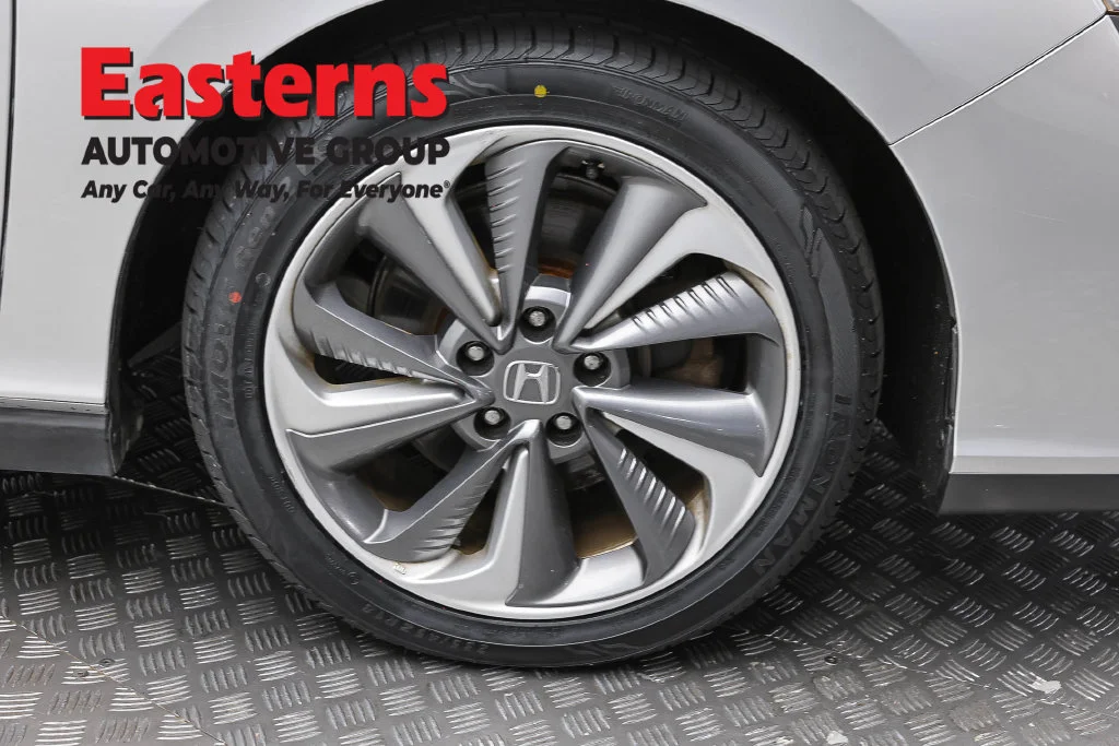 Used 2018 Silver Honda Touring image 30