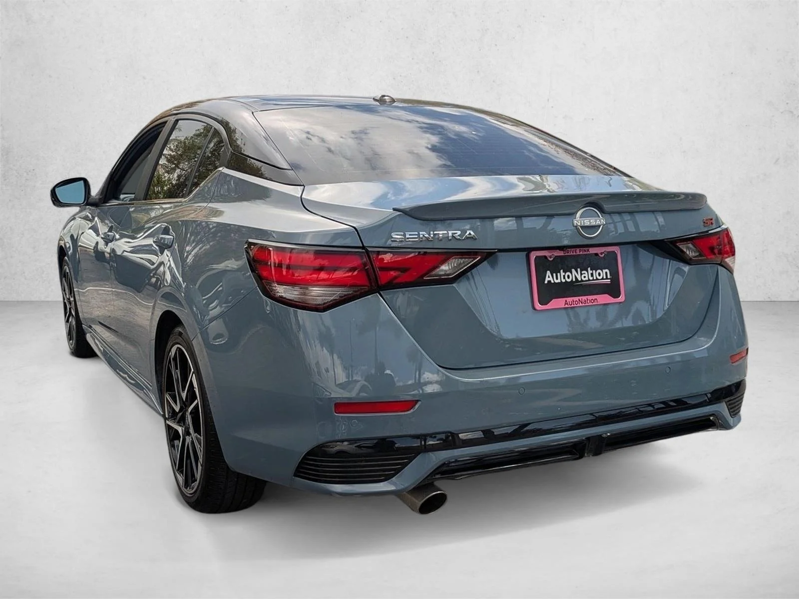 Used 2025 Atlantic Gray Metallic/Super Black Nissan SR image 8