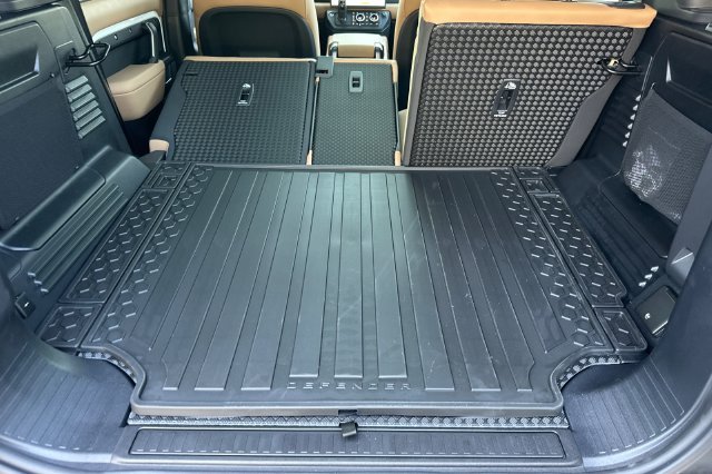 New 2026 Fuji White Land Rover X-Dynamic SE image 14