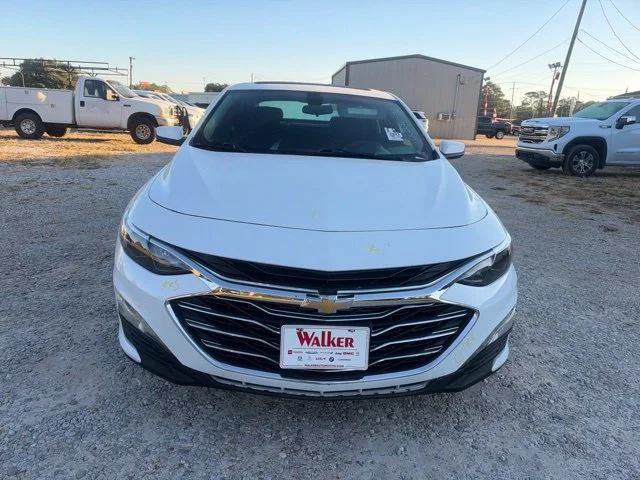 Used 2021 Summit White Chevrolet LT image 3
