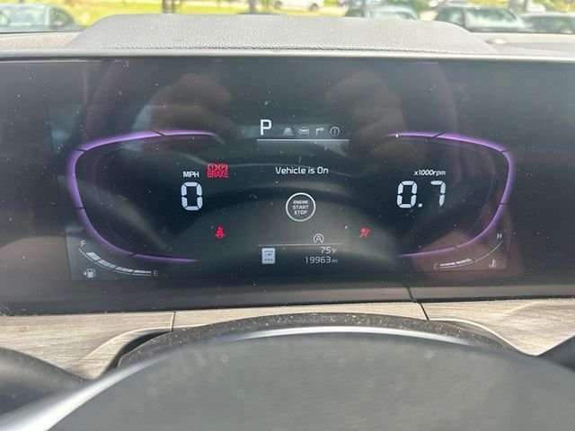 Used 2025 Black Kia EX X-Line image 15